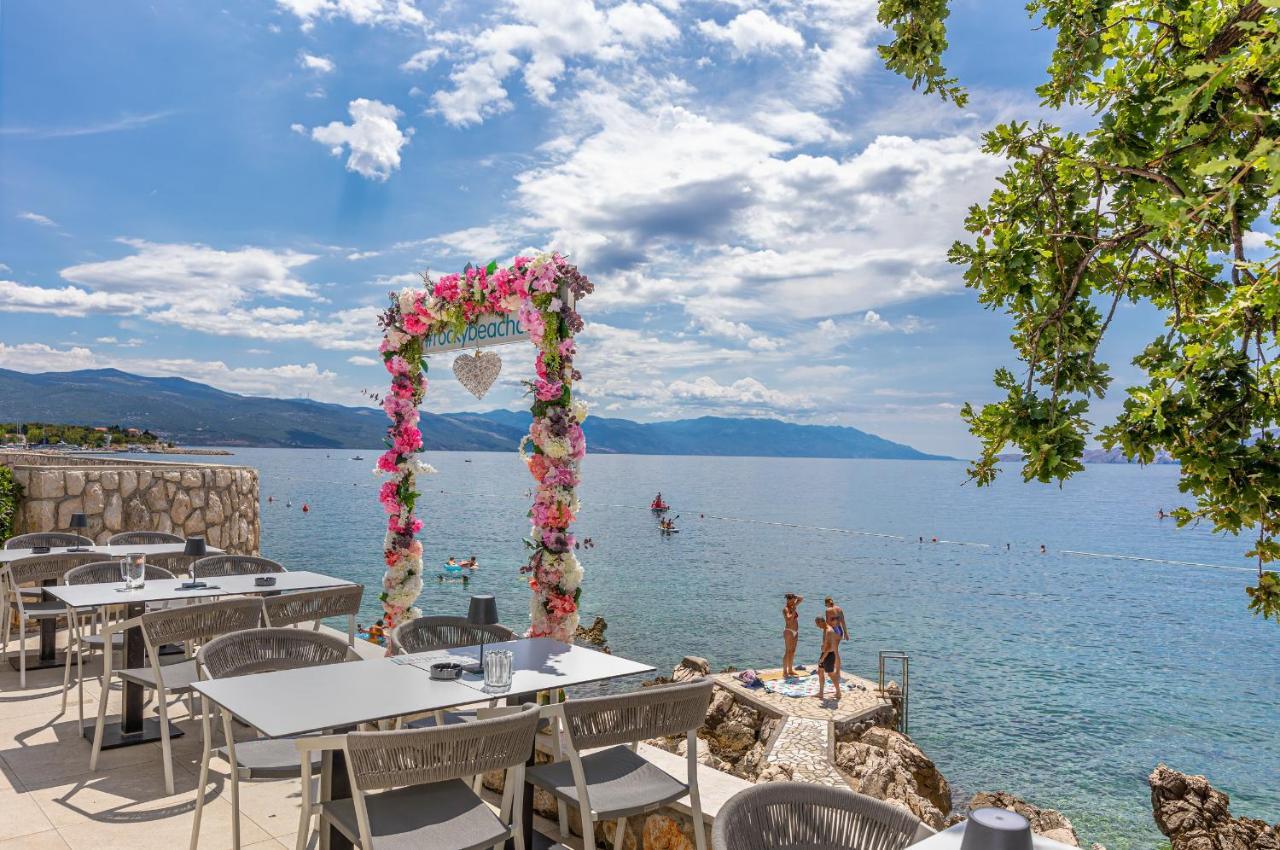 Rocky Beach Rooms Novi Vinodolski Exterior foto