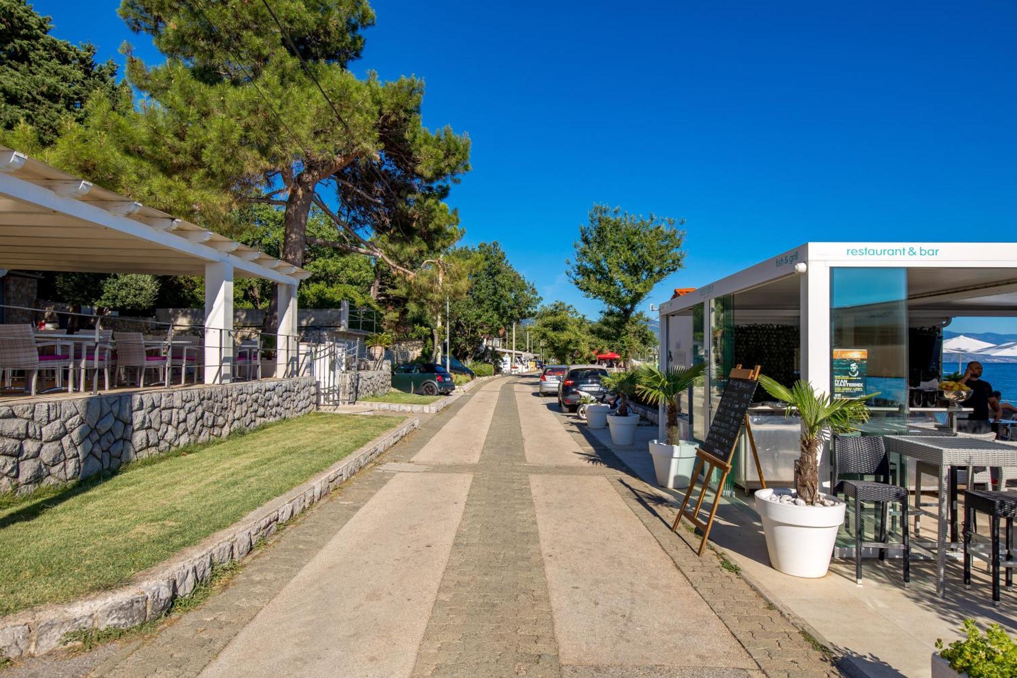 Rocky Beach Rooms Novi Vinodolski Exterior foto